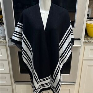 Time and Tru Black and White Cape